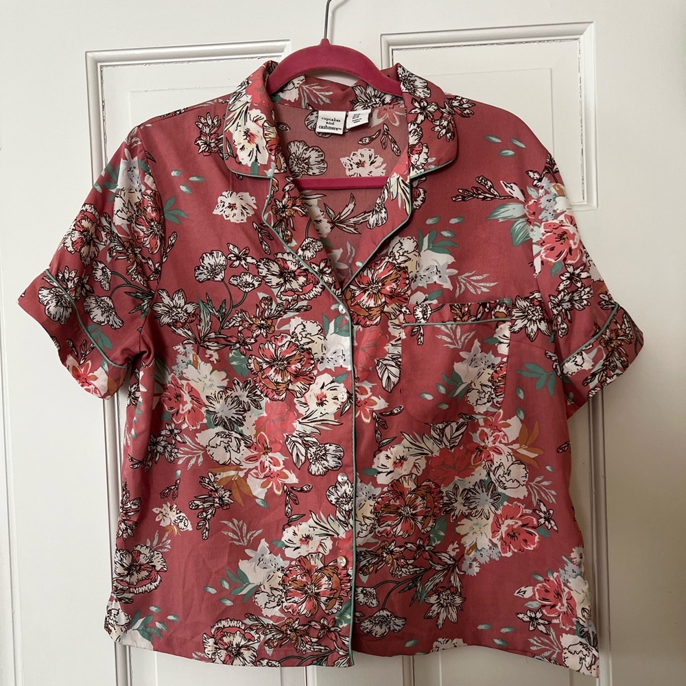 Cupcakes + Cashmere Floral Button Down Pajama Style Top – Size M